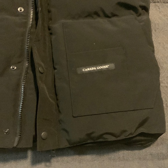 Winter outdoor Canada goose warm vest for both men and women - Picture 3 of 7